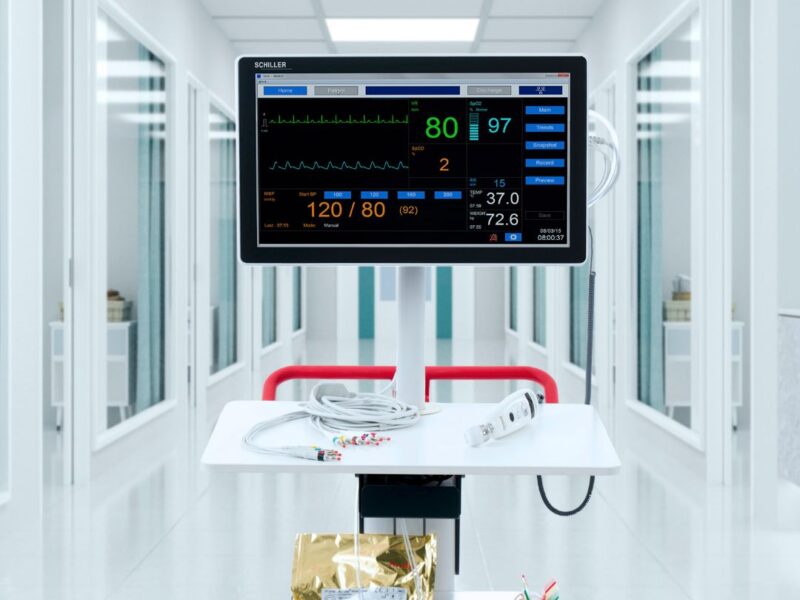 Estación diagnóstica DS-20 con ECG de 12 derivaciones, prueba de caminata de 6 minutos y monitoreo integrado de signos vitales.